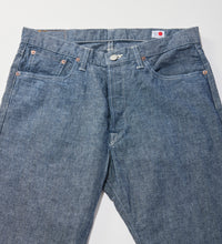 Cargar imagen en el visor de la galería, REGULAR STRAIGHT CHAMBRAY