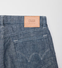 Cargar imagen en el visor de la galería, REGULAR STRAIGHT CHAMBRAY
