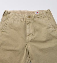 画像をギャラリービューアに読み込む, CHINO TROUSERS Beige sulfur dyed