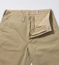 画像をギャラリービューアに読み込む, CHINO TROUSERS Beige sulfur dyed