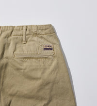 画像をギャラリービューアに読み込む, CHINO TROUSERS Beige sulfur dyed