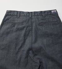 Charger l'image dans la galerie, 2TUCK TROUSERS GRAY DENIM