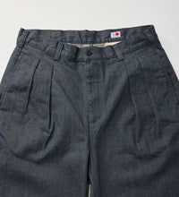 Charger l'image dans la galerie, 2TUCK TROUSERS GRAY DENIM
